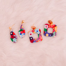 Load image into Gallery viewer, Summer Flower Bed Earrings