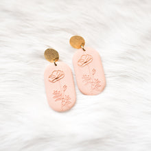 Load image into Gallery viewer, Birth Flower Earrings