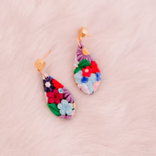 Load image into Gallery viewer, Summer Flower Bed Earrings
