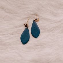 Load image into Gallery viewer, Emma - Fall Basic Earrings

